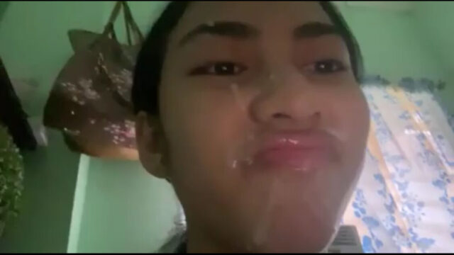 Foto Wajah Stacey yang Lezat dan Creamy